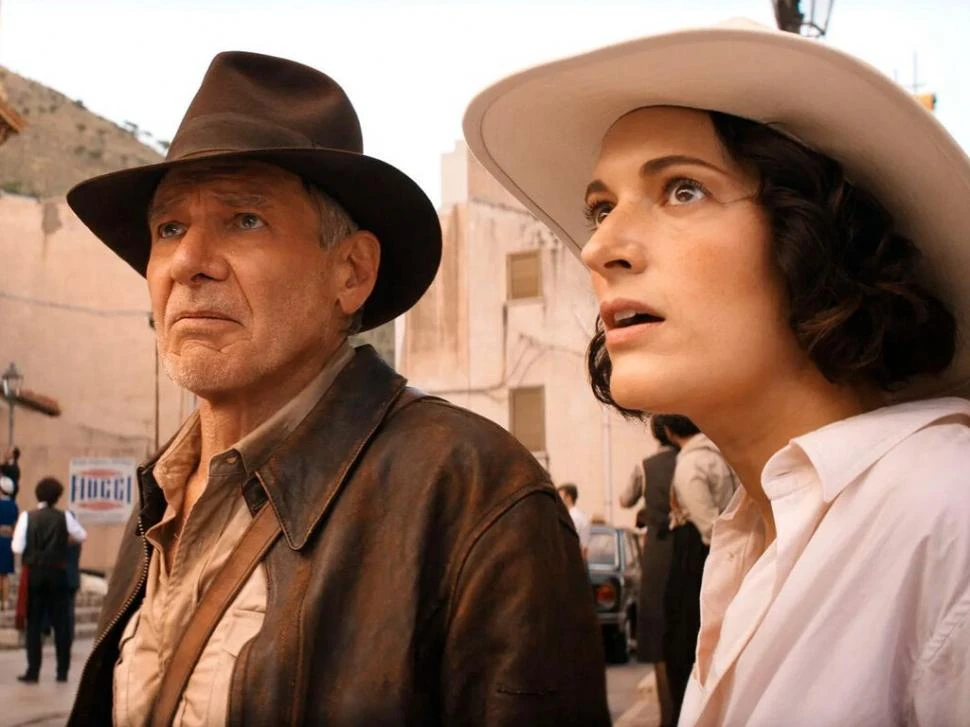 “TRAVESURAS NAVIDEÑAS”. Niños castigados se vengan de Papá Noel.