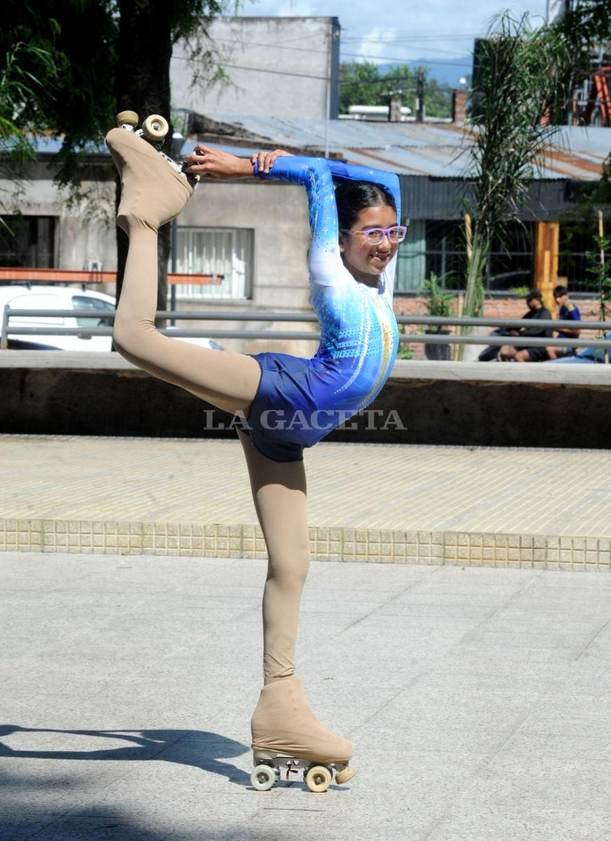 BILLMAN: Esta figura la pierna que se encuentra en el aire se sujeta con las dos manos. Foto: La Gaceta / Antonio Ferroni