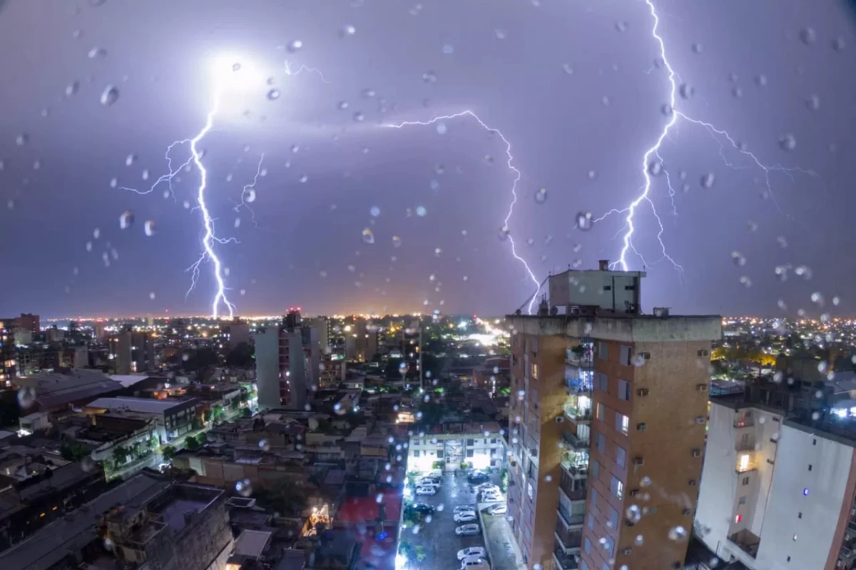 Durante una tormenta eléctrica: ¿es recomendable desconectar los electrodomésticos?