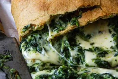 Calzone de espinaca y quesos: una opción sana y nutritiva para disfrutar en familia