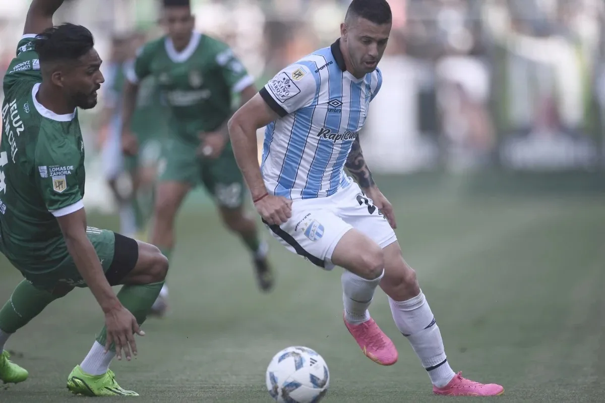 SE VA DEL DECANO. Tras disputar 10 partidos en la Copa de la Liga, Carrera se marchará a Lanús.