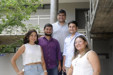 Son cinco hermanos y prestan dinero cien por ciento online, “sin letra chica”