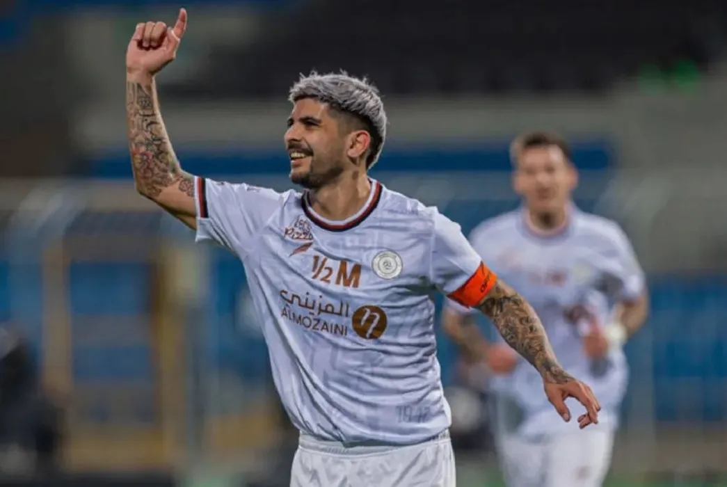 Boca vuelve al ruedo mientras negocia por refuerzos