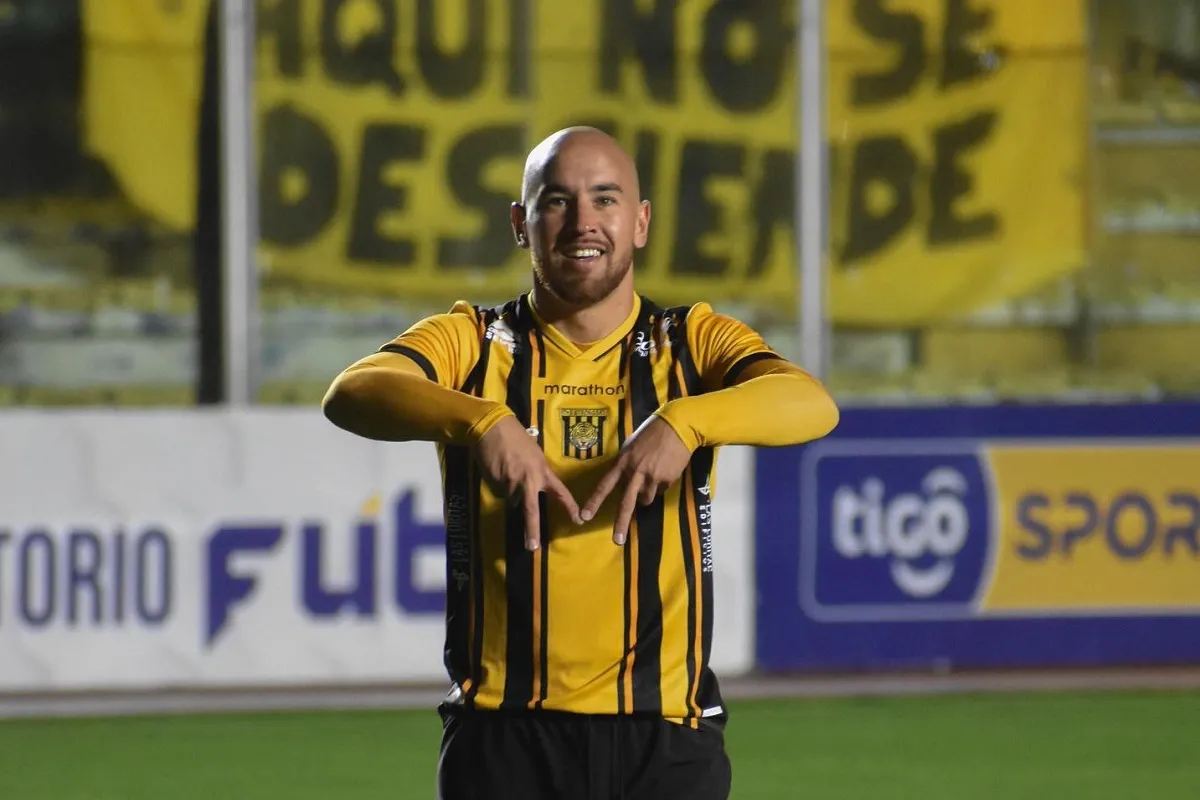 LLEGAN LOS GOLES. Arias viene de marcar 11 goles en la Primera División de Bolivia. Foto tomada de Instagram.