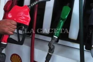 Algunas petroleras subieron el precio de las naftas desde la medianoche