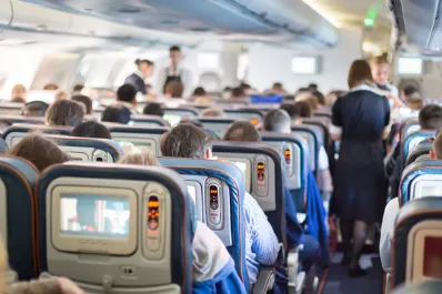 Cuál es el truco para conseguir vuelos al exterior más baratos y que es viral en TikTok