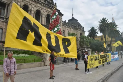 En Tucumán, marcharon contra el recorte en el Estado