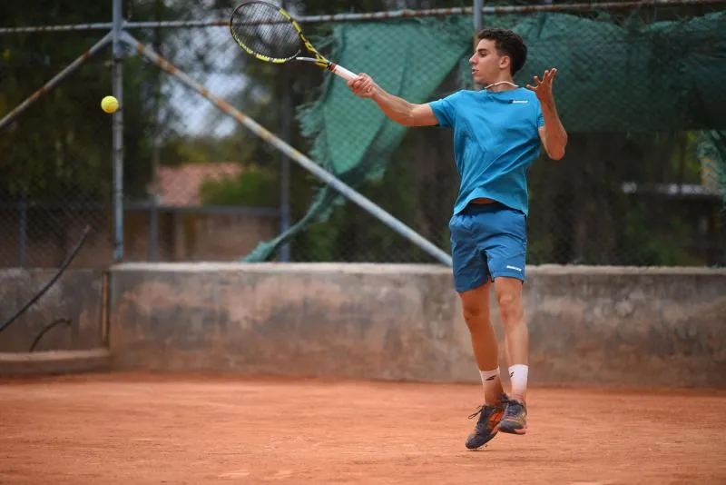 CONCENTRADO. Zeitune apunta todos sus esfuerzos a la profesionalización en el tenis. 