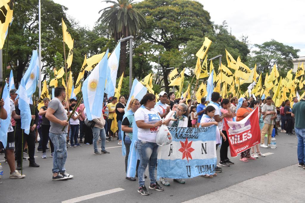 Protesta frente a la Casa de Gobierno. LA GACETA / INÉS QUINTEROS ORIO