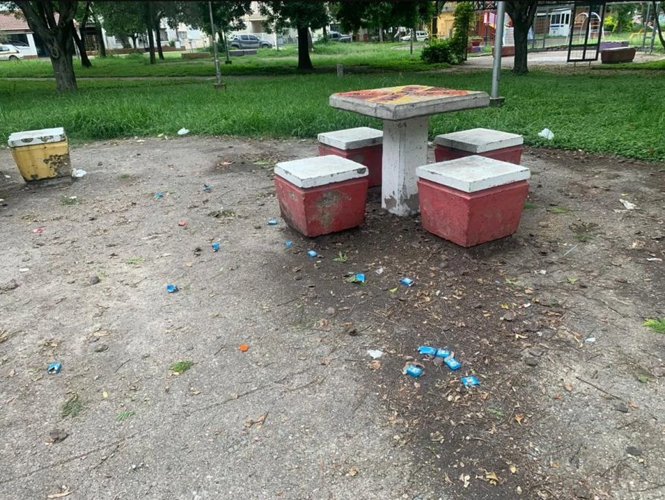 LA GACETA en WhatsApp: abandono de la plaza del barrio Modelo