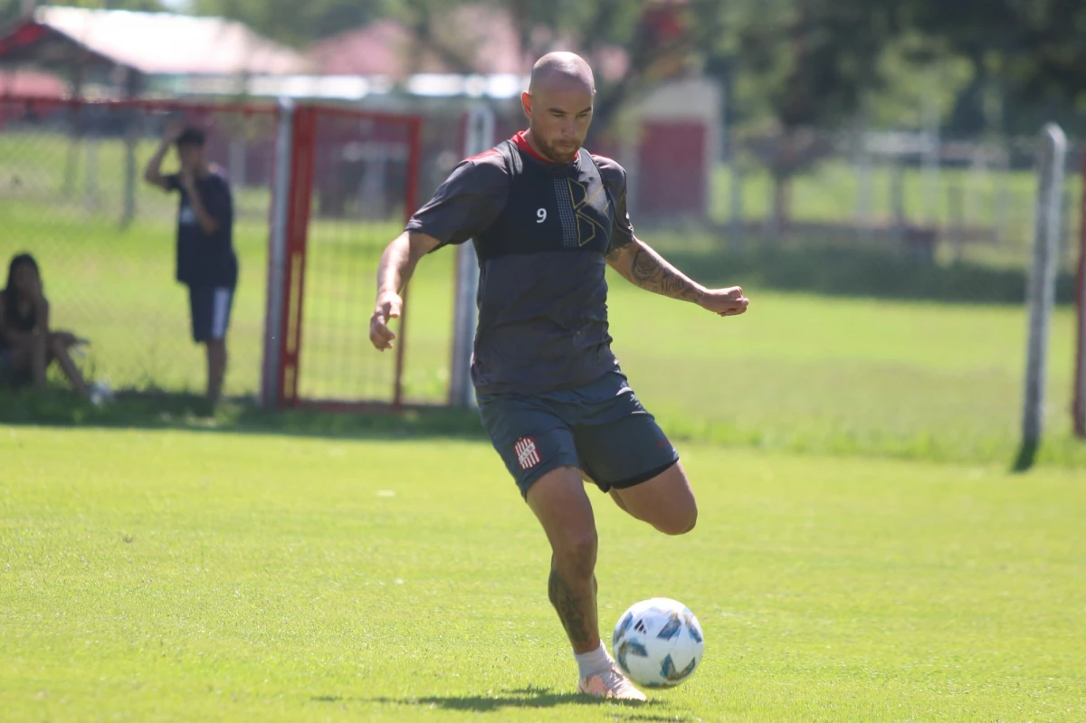 BUENA PRESENTACIÓN. En sus primeros 25 minutos como delantero de San Martín, Arias marcó dos goles y mostró que está pleno. “Quiero hacer algo importante en este club”, le dijo a LA GACETA.