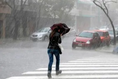 Alerta naranja por fuertes tormentas con caída de granizo y viento: a qué provincias afectará