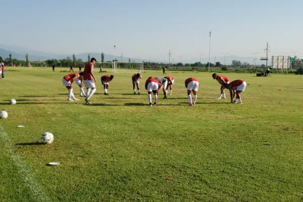 Con un doblete de Junior Arias, San Martín ganó su primer amistoso de pretemporada