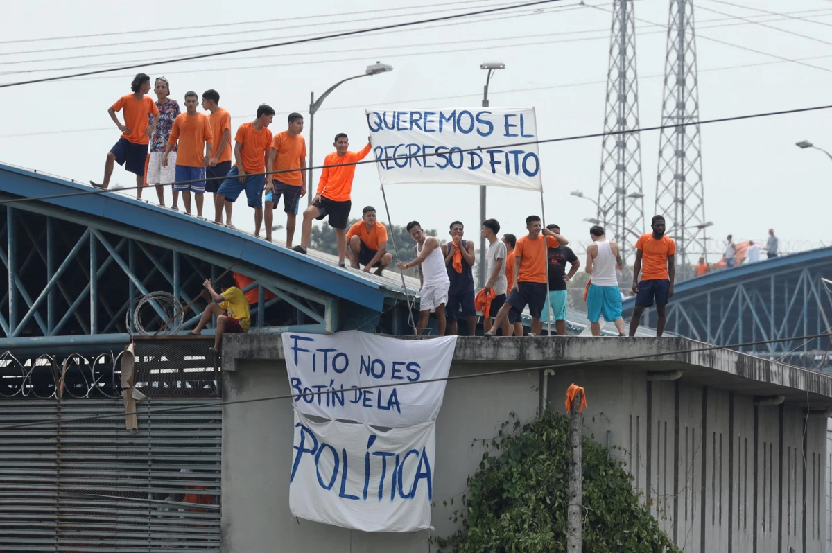 Presos en Cárcel Regional de Guayaquil piden el retorno de Aldolfo Macías Fito (líder de la banda criminal Los Choneros). Imagen por EFE/Jonathan Miranda.