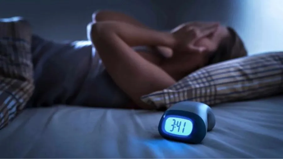 Qué significa despertarse durante la madrugada y por qué sucede.
