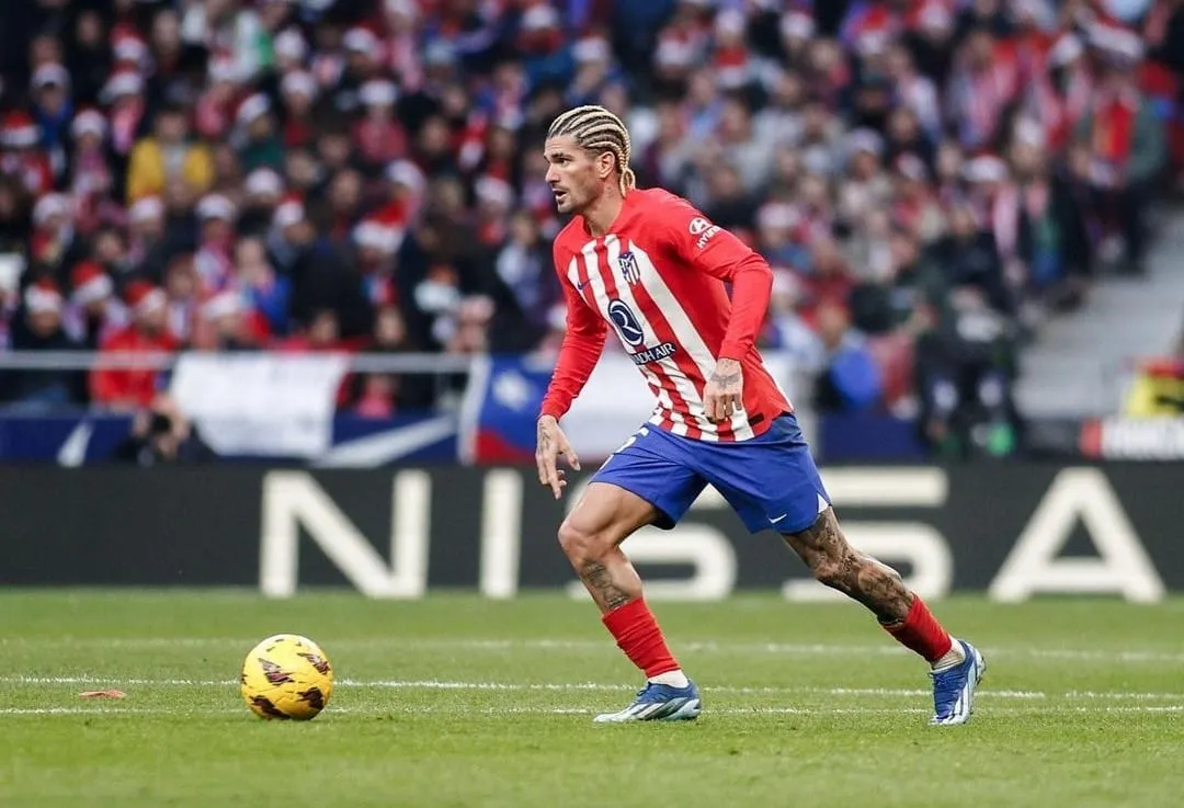 EN EL COLCHONERO. Rodrigo De Paul estará en el mediocampo en el clásico de Madrid. 