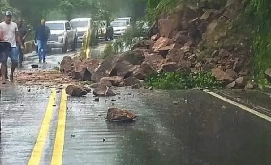 Tras el derrumbe en la ruta 307, se habilitó el camino para los vehículos