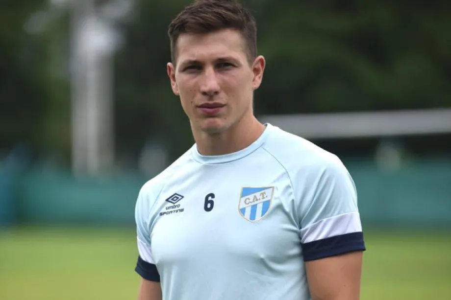 Volver a jugar y recuperar la alegría, el objetivo de Gianluca Ferrari en Atlético Tucumán