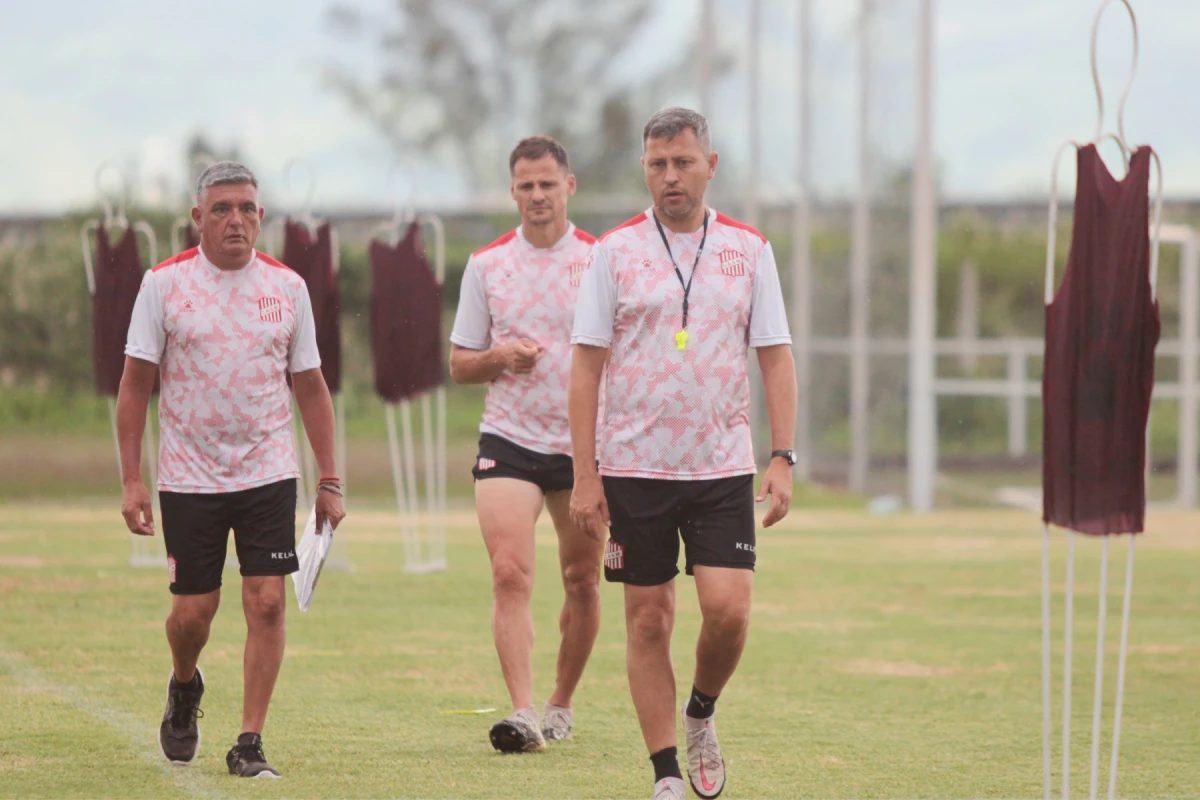 Diego Flores dirige la pretemporada en Salta. 