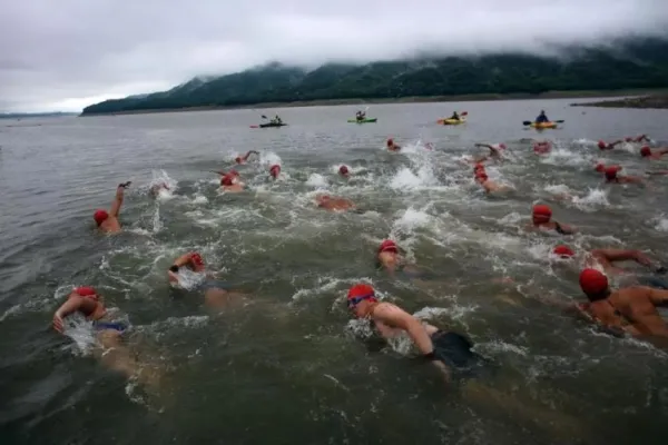 El objetivo es nadar miles de metros en El Cadillal
