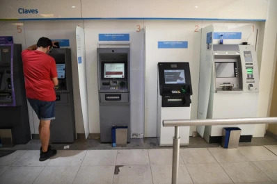 Tucumano pesificando