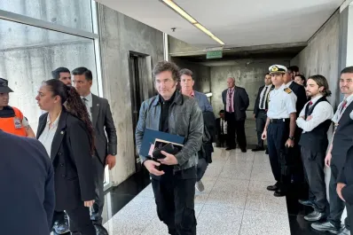 Milei partió rumbo a Suiza para participar en el Foro de Davos y reunirse con autoridades del FMI