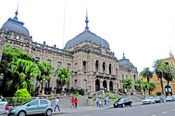 Durante el año pasado, Tucumán recibió casi un 20% menos de fondos discrecionales, respecto de 2022