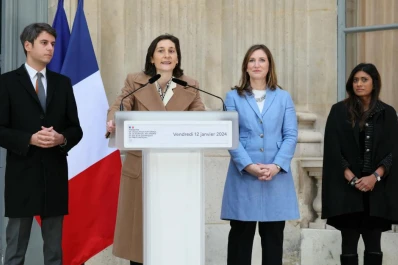 La Ministra de Educación de Francia atacó la escuela pública