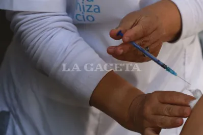 Cuál fue la vacuna contra el Covid que provocó más efectos secundarios, según el Ministerio de Salud de la Nación