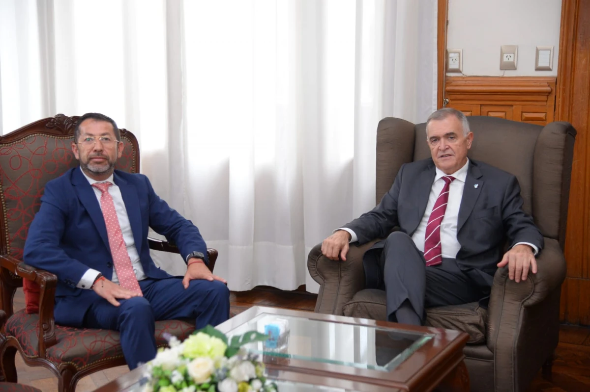 El gobernador Osvaldo Jaldo recibió al legislador Hugo Ledesma. Foto Prensa Gobierno