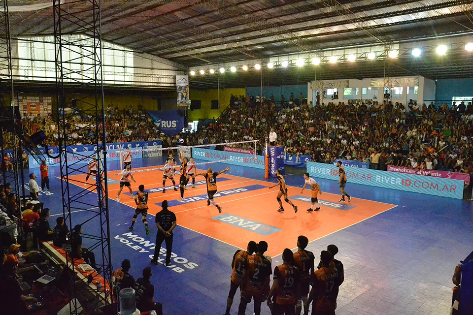 IDEAL. El polideportivo monterizo puede recibir a más de 3.000 personas. FOTO PRENSA MONTEROS VOLEY