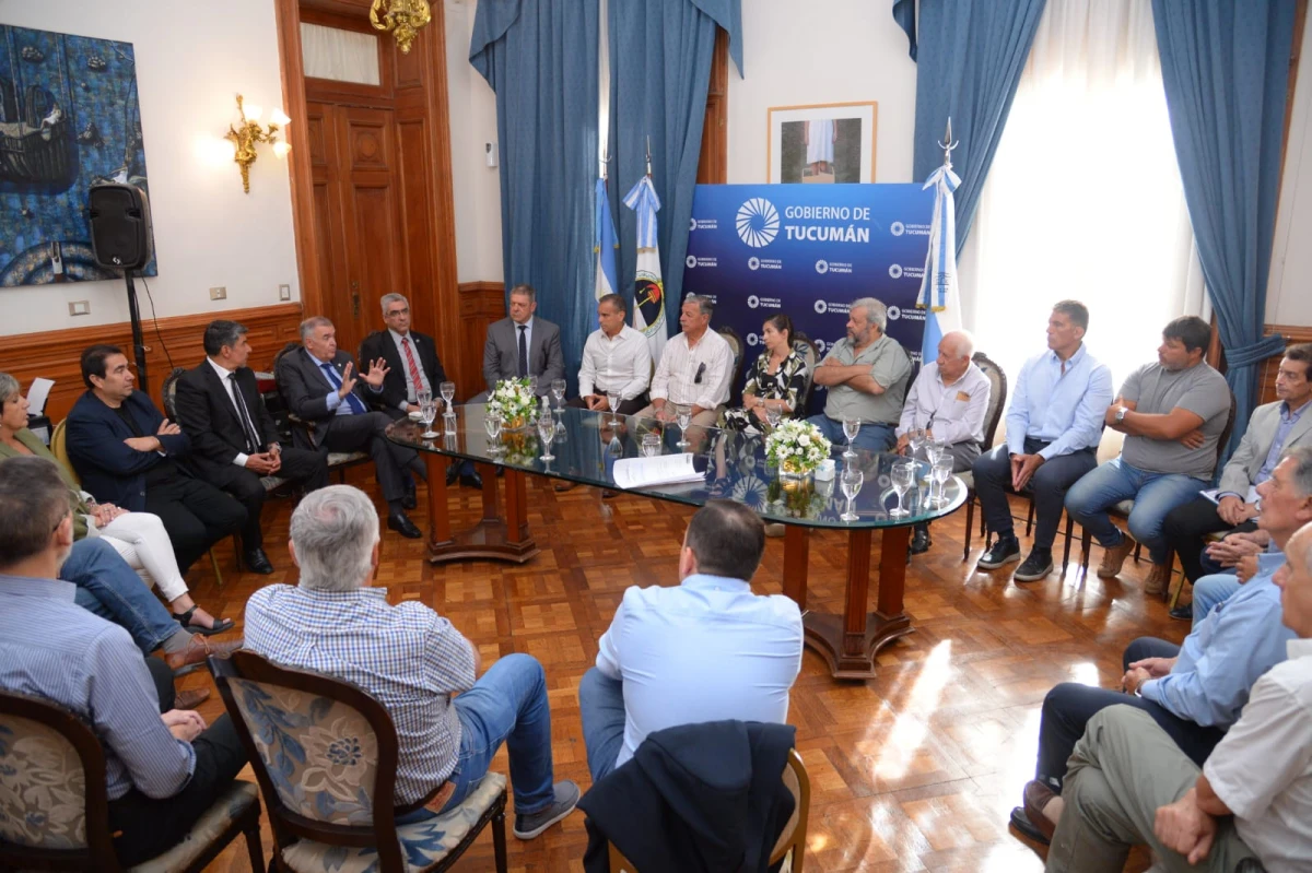 Jaldo pidió garantizar la finalización de la obra pública en escuelas y seguridad. Foto Prensa