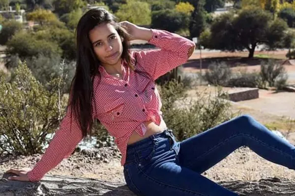 Una mujer apareció calcinada en un auto y se investiga su muerte como femicidio