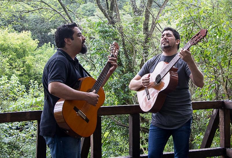 A METROS DE LA PLAZA INDEPENDENCIA. Luneros, en Lo de la Paliza.