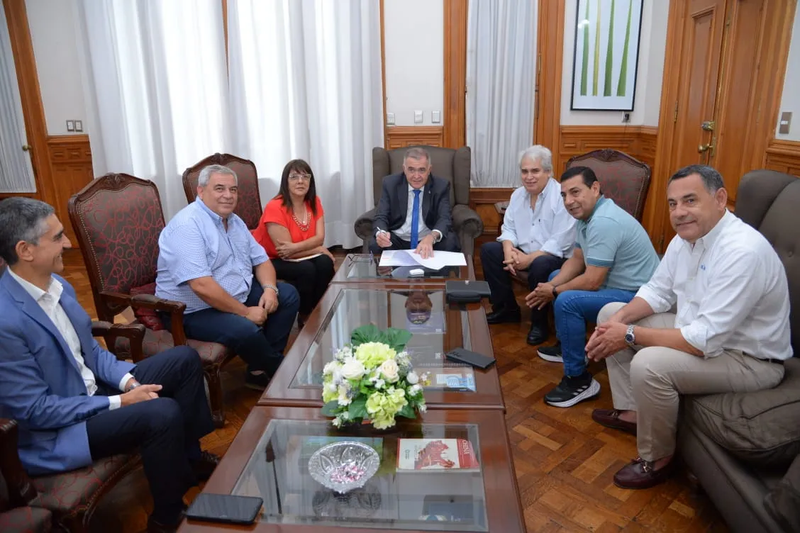 Reunión en Casa de Gobierno. FOTO COMUNICACIÓN PÚBLICA