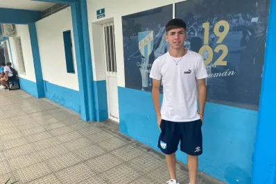 El futuro llegó: Rad y Valdez, de la categoría 2008, firmaron contrato en Atlético Tucumán