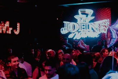 Mr. Jonhs & Warhol cumple 5 años y quiere festejarlo con vos