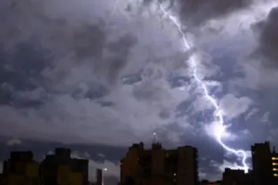 Rige una alerta meteorológica por tormentas severas en el norte del país