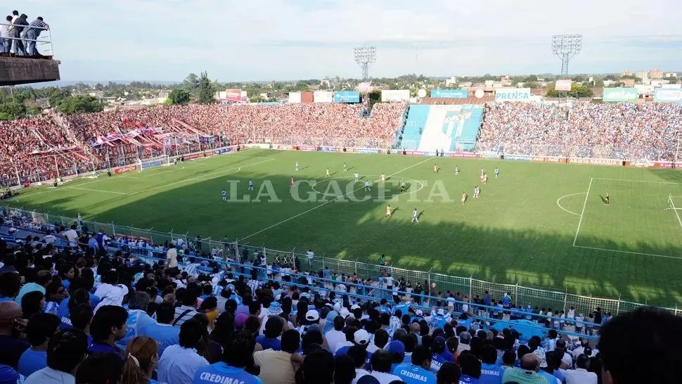 ¿Les conviene asociarse a los hinchas de Atlético y San Martín?