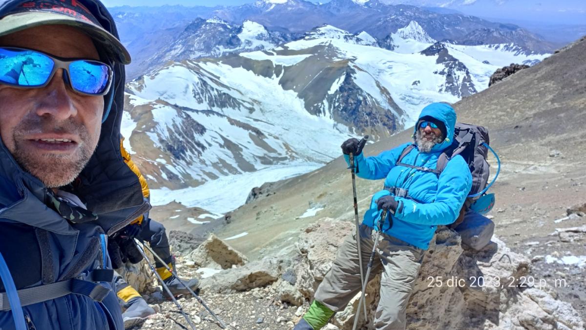 Dos tucumanos hicieron cumbre en el Aconcagua: Cuando llegamos, explotamos de emoción