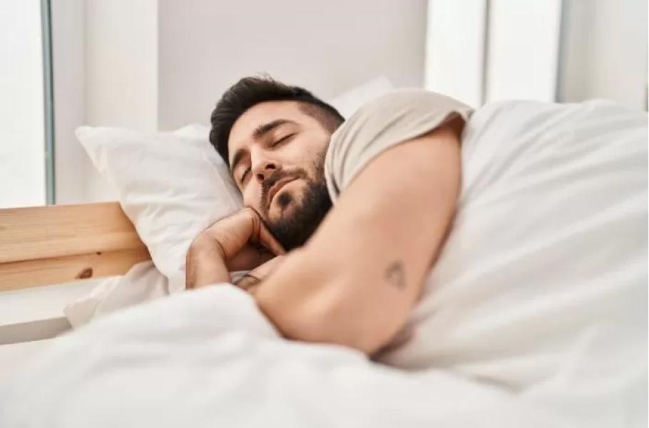 Adiós insomnio: cuál es el fruto seco que te facilitará conciliar el sueño