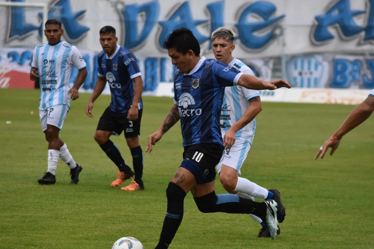 CORRECTO. Rodríguez debutó en su nuevo club y dejó una buena imagen. FOTOS DE @OficialGyEJujuy