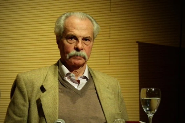 Santiago Sylvester: “Un poema quiere instalar algo que previamente no existía