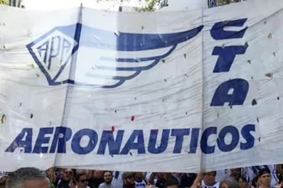 Gremios de trabajadores aéreos anunciaron su adhesión al paro de la CGT