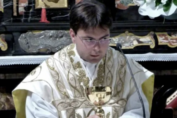 Condena en el Vaticano: castigo a un sacerdote italiano por corrupción de menores