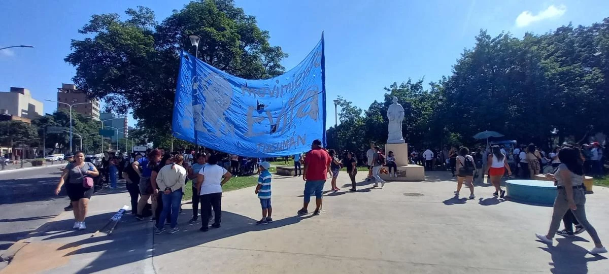 Organizaciones sociales se concentran en el parque 9 de Julio