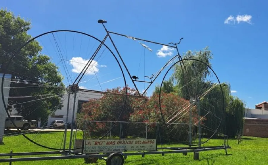 Venado Tuerto: crearon la bicicleta más grande del mundo