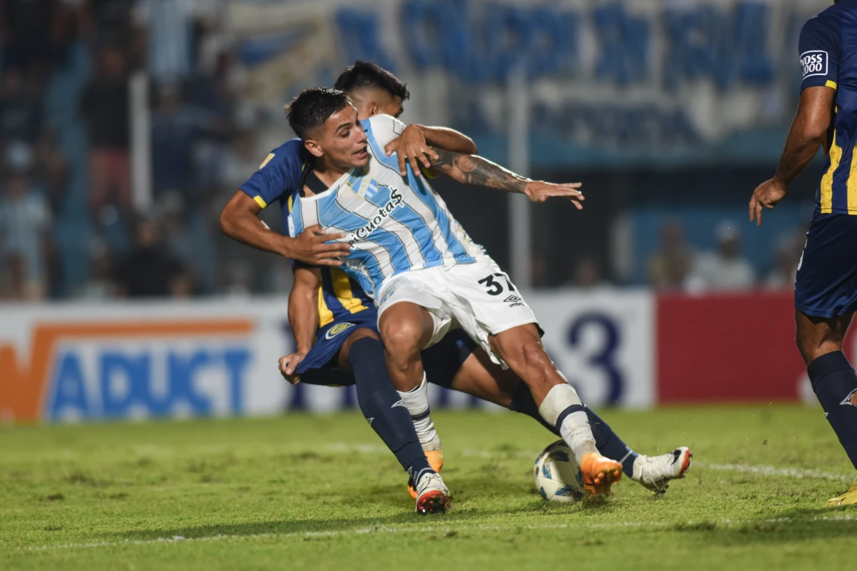 Mateo Coronel golpeó en el momento clave para rescatar un punto en el debut de la Copa de la Liga.