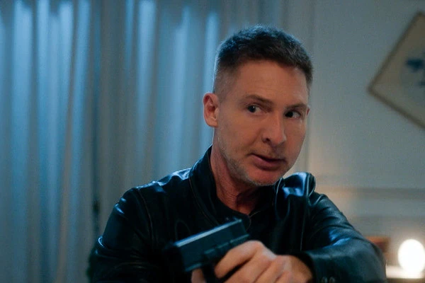 Un agente secreto retirado, obligado a volver a la acción