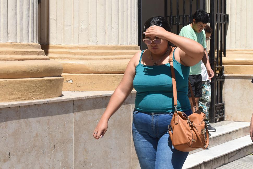 Enero finaliza con altas temperaturas en Tucumán, pero lejos de las históricas